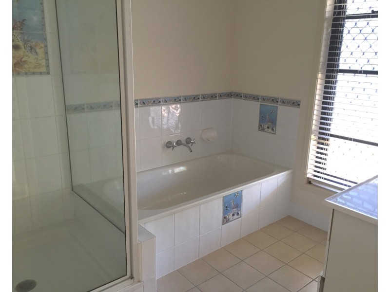 10 Plimsoll Court, Tannum Sands QLD 4680