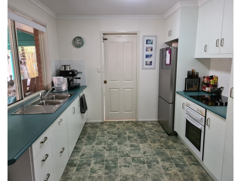 11 Geoffrey Thomas Drive, Tannum Sands QLD 4680