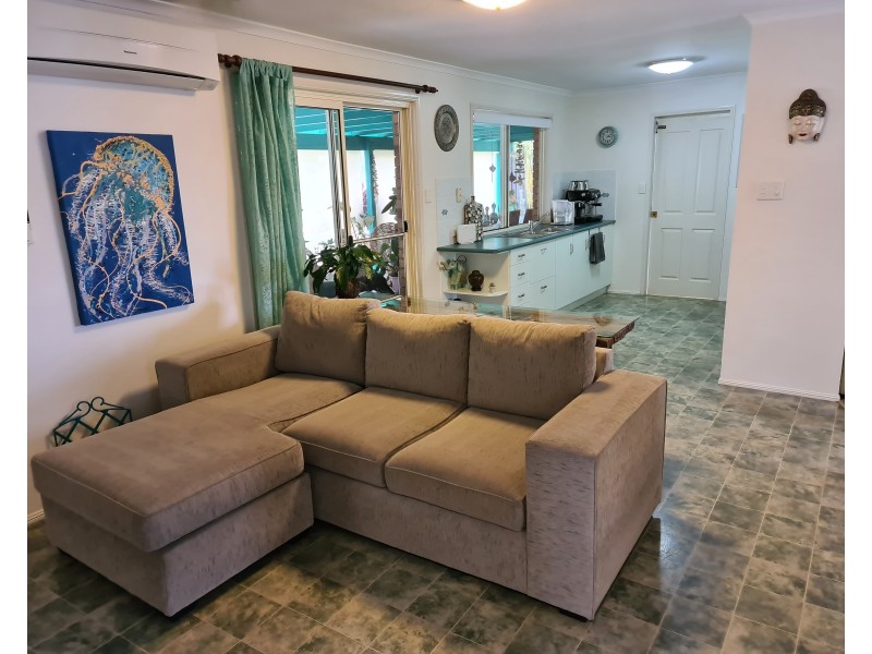 11 Geoffrey Thomas Drive, Tannum Sands QLD 4680