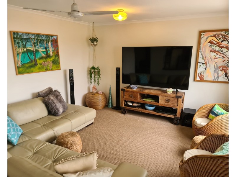 11 Geoffrey Thomas Drive, Tannum Sands QLD 4680