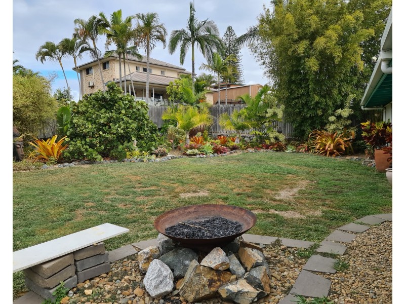 11 Geoffrey Thomas Drive, Tannum Sands QLD 4680