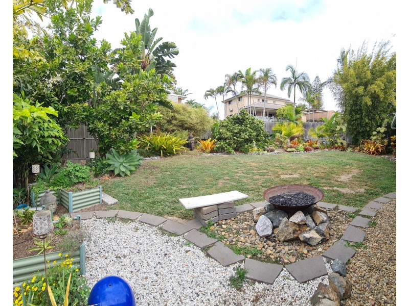 11 Geoffrey Thomas Drive, Tannum Sands QLD 4680