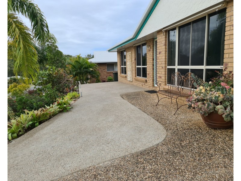 11 Geoffrey Thomas Drive, Tannum Sands QLD 4680
