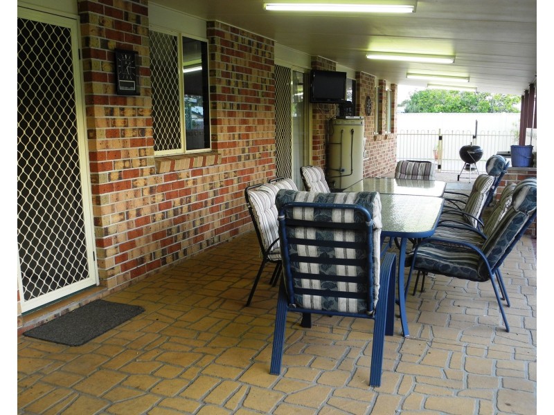 23 Curtis Avenue, Boyne Island QLD 4680