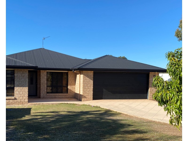 24 DOUGLAS ST, Tannum Sands QLD 4680
