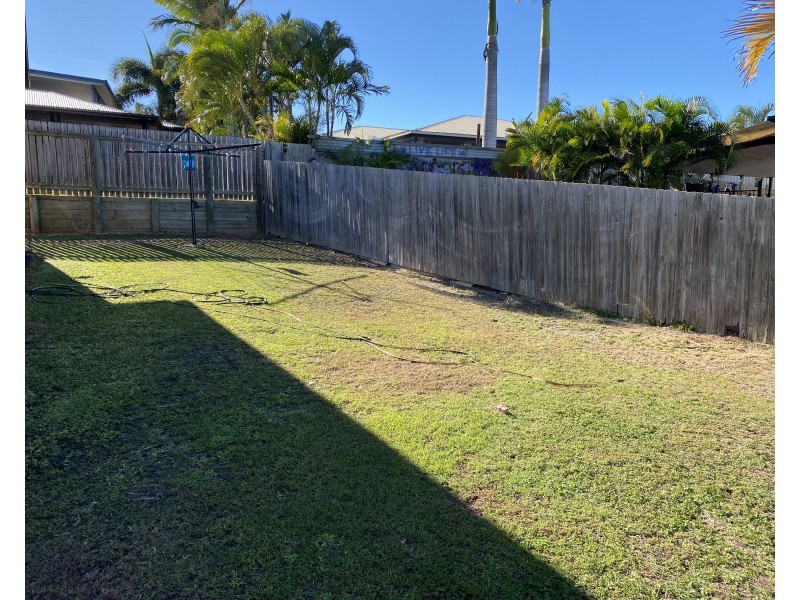 24 DOUGLAS ST, Tannum Sands QLD 4680