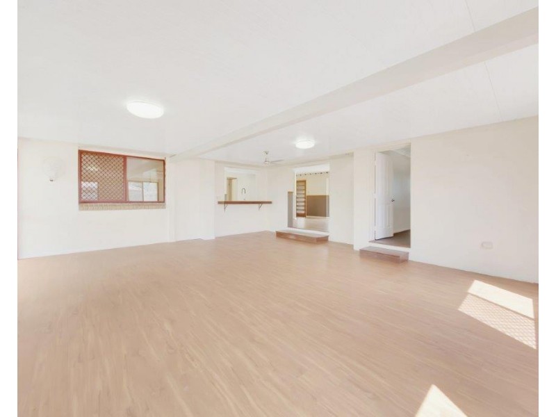 27 ELLINGTON DRIVE, New Auckland QLD 4680