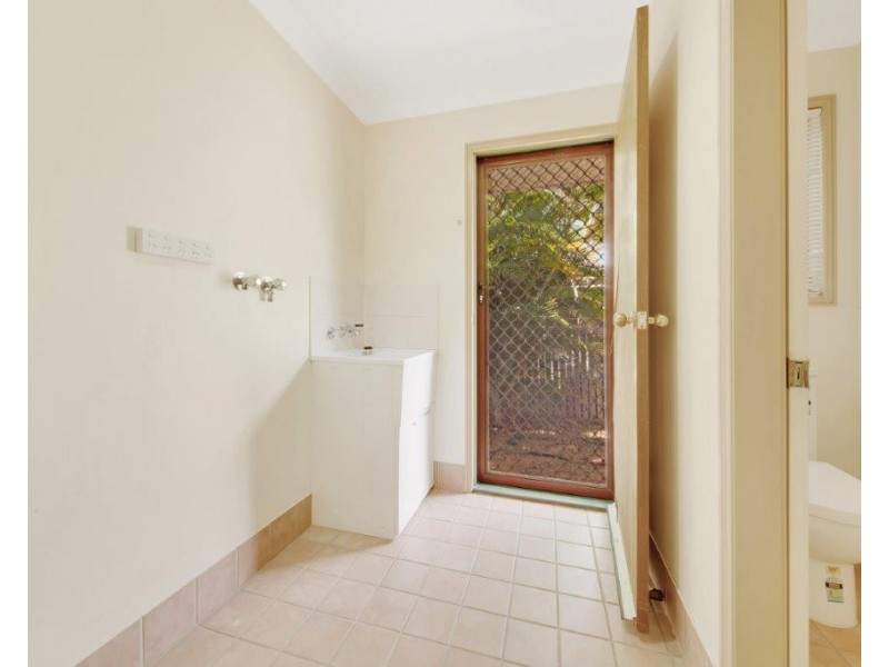 27 ELLINGTON DRIVE, New Auckland QLD 4680