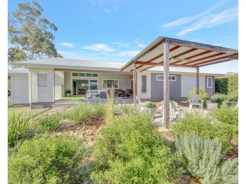 31 Mcleod St, Boyne Island QLD 4680