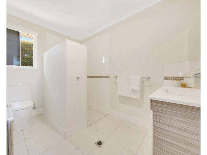 31 Mcleod St, Boyne Island QLD 4680