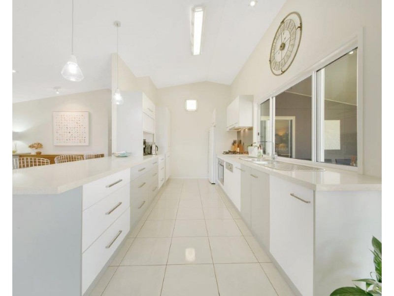 31 Mcleod St, Boyne Island QLD 4680