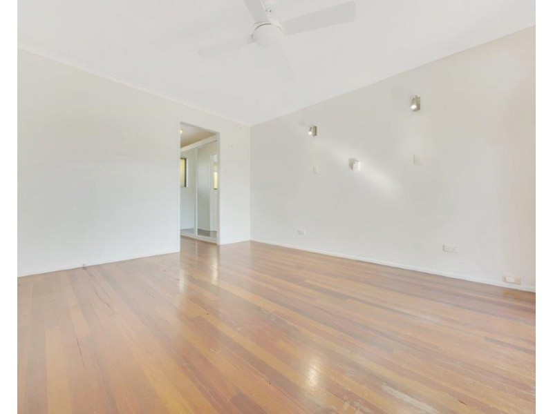 27 TYSON CRESCENT, Tannum Sands QLD 4680