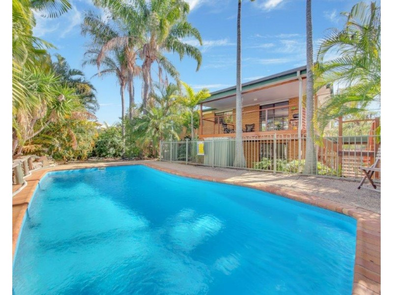 27 TYSON CRESCENT, Tannum Sands QLD 4680