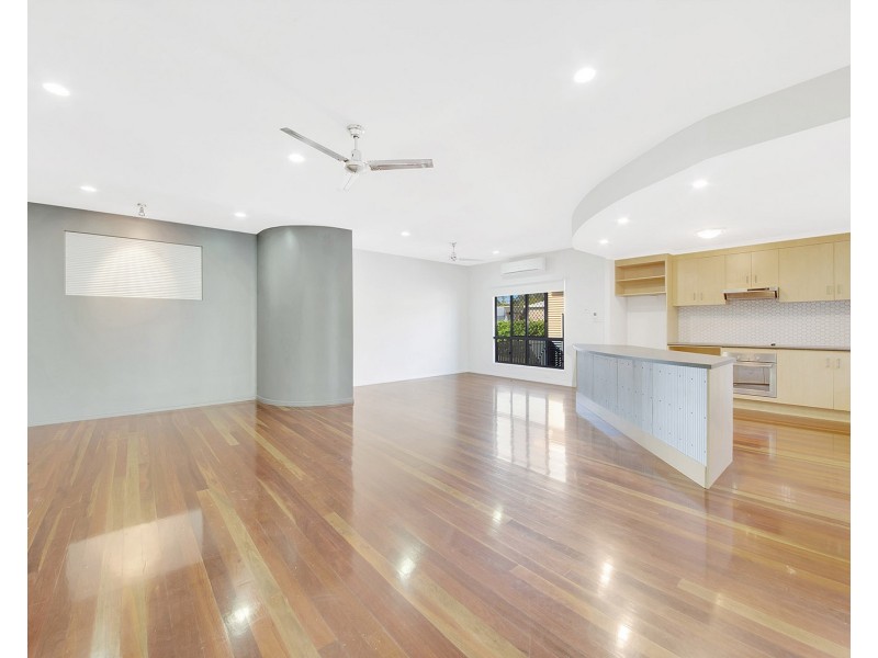 10 DOUGLAS STREET, Tannum Sands QLD 4680