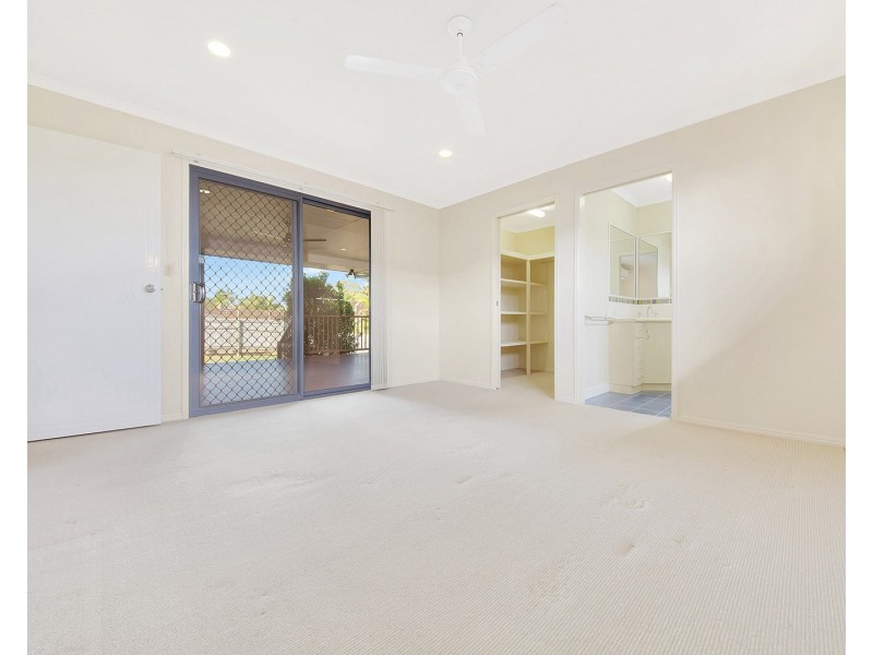10 DOUGLAS STREET, Tannum Sands QLD 4680
