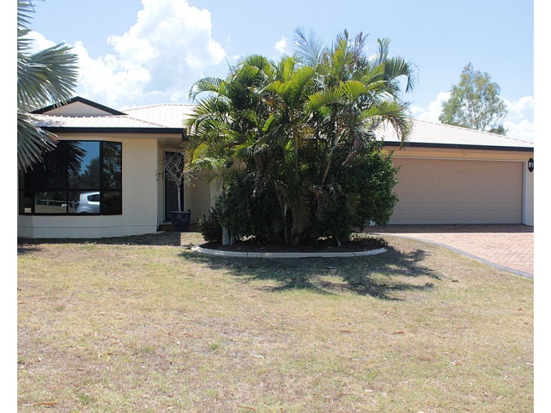 33 WYNDHAM AVENUE, Boyne Island QLD 4680