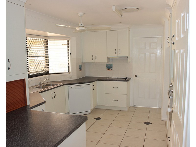 33 WYNDHAM AVENUE, Boyne Island QLD 4680