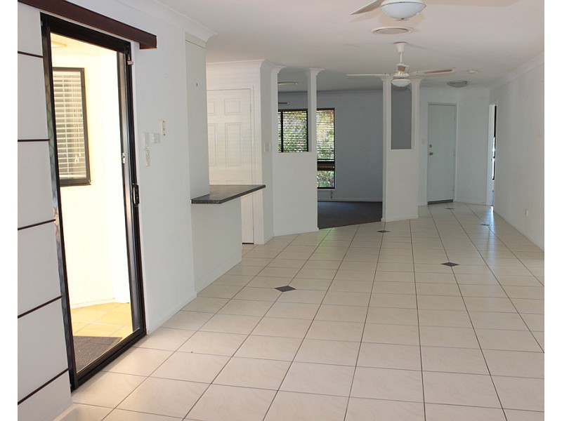 33 WYNDHAM AVENUE, Boyne Island QLD 4680