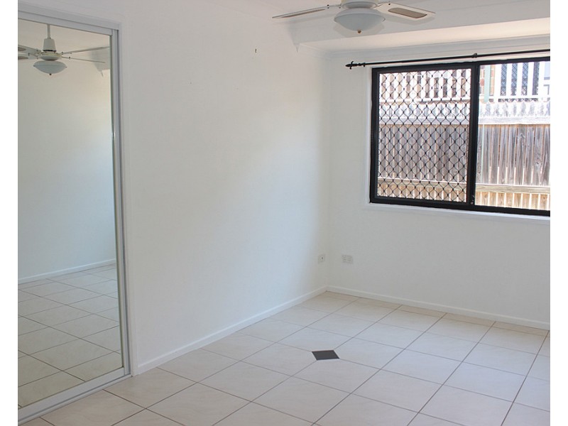33 WYNDHAM AVENUE, Boyne Island QLD 4680
