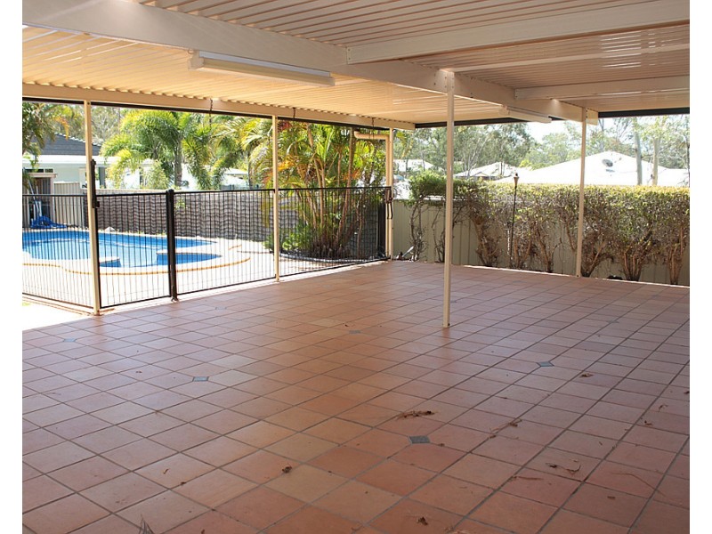 33 WYNDHAM AVENUE, Boyne Island QLD 4680