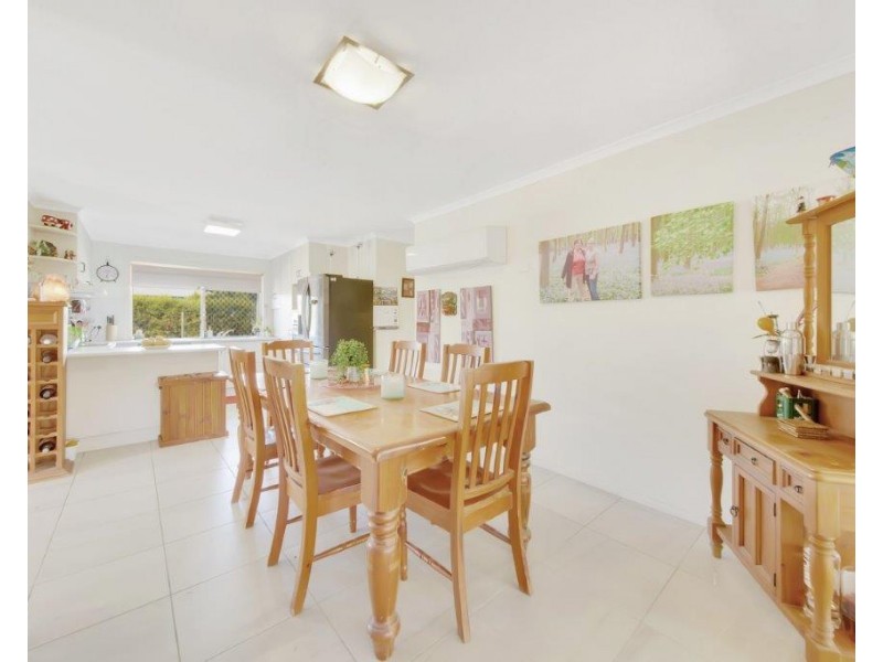 8 SILVERTON DRIVE, Tannum Sands QLD 4680