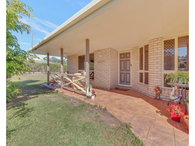 8 SILVERTON DRIVE, Tannum Sands QLD 4680