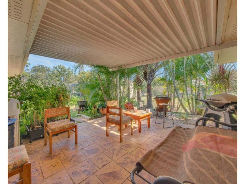 8 SILVERTON DRIVE, Tannum Sands QLD 4680