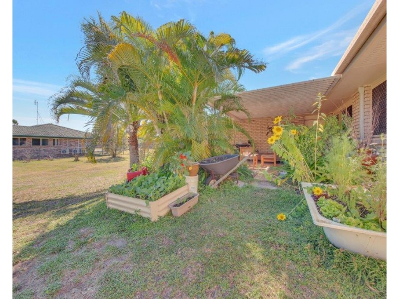 8 SILVERTON DRIVE, Tannum Sands QLD 4680