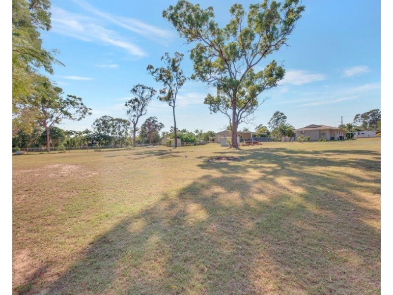 8 SILVERTON DRIVE, Tannum Sands QLD 4680