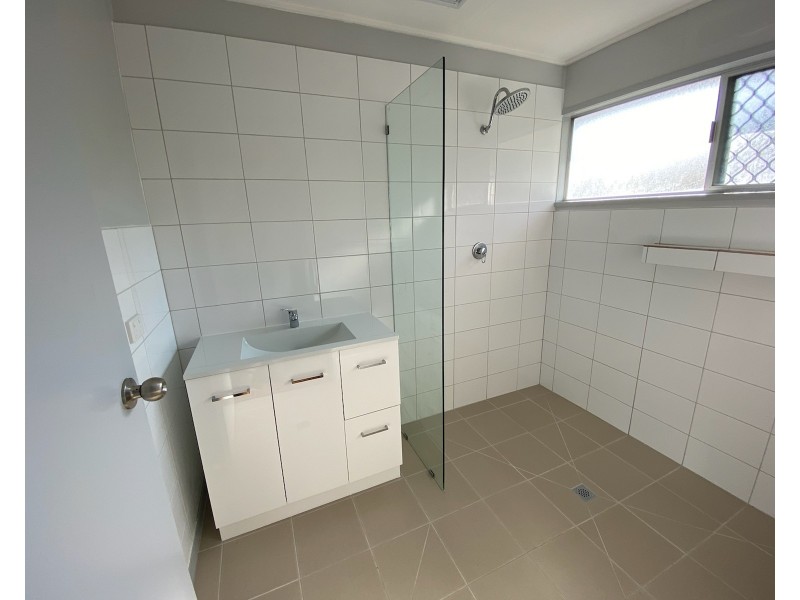 4 HENDERSON STREET, Miriam Vale QLD 4677