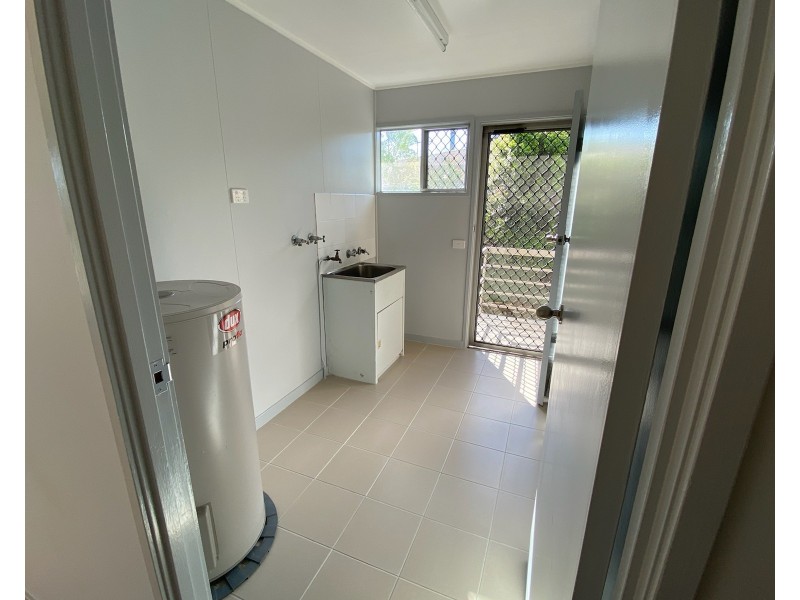4 HENDERSON STREET, Miriam Vale QLD 4677