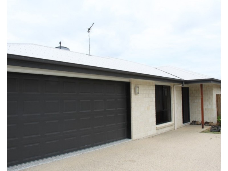 2/18 Bauhinia Street, Boyne Island QLD 4680