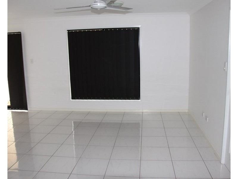 2/18 Bauhinia Street, Boyne Island QLD 4680