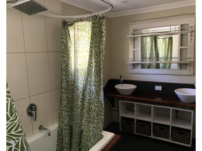 19 AMAROO STREET, Boyne Island QLD 4680