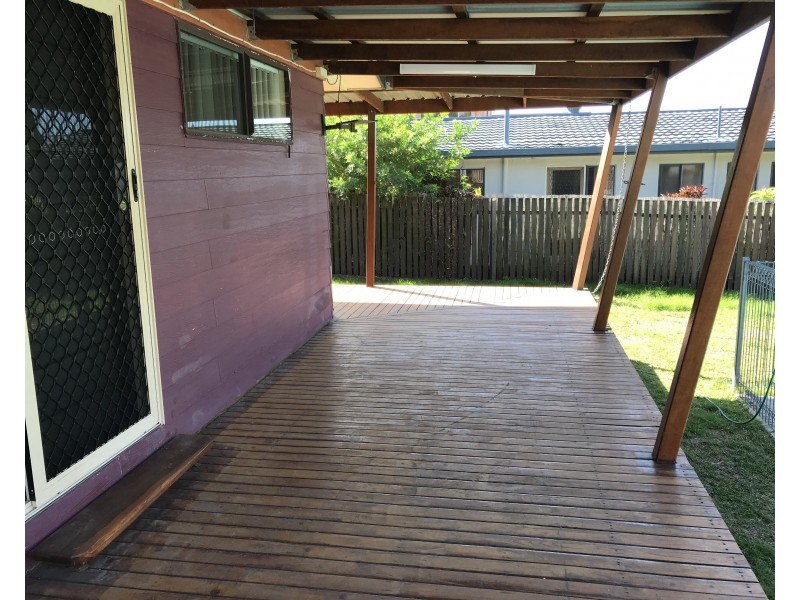 19 AMAROO STREET, Boyne Island QLD 4680