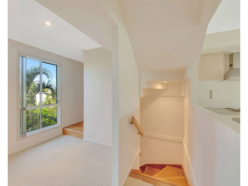 4/18 PACIFIC AVENUE, Tannum Sands QLD 4680