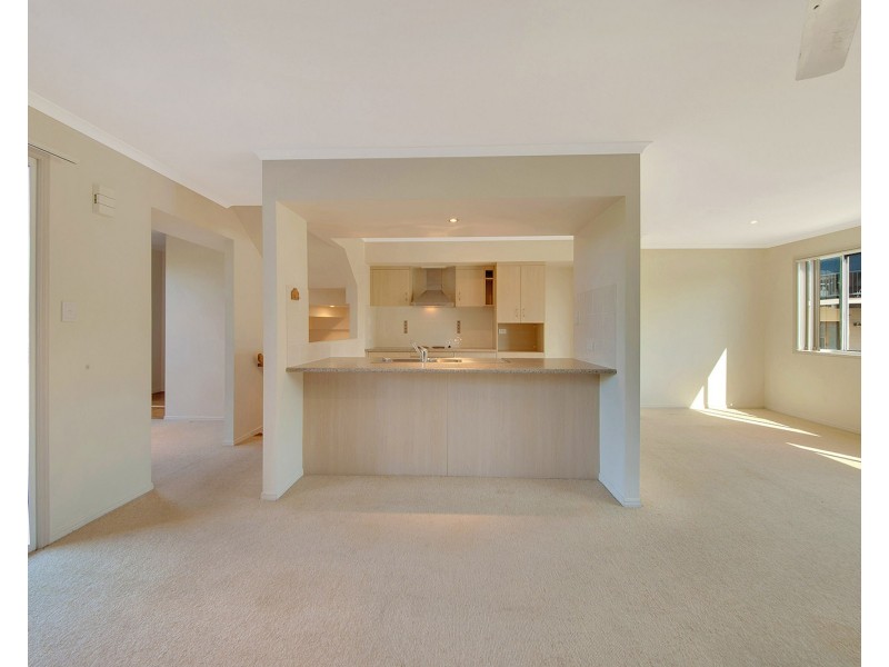 4/18 PACIFIC AVENUE, Tannum Sands QLD 4680