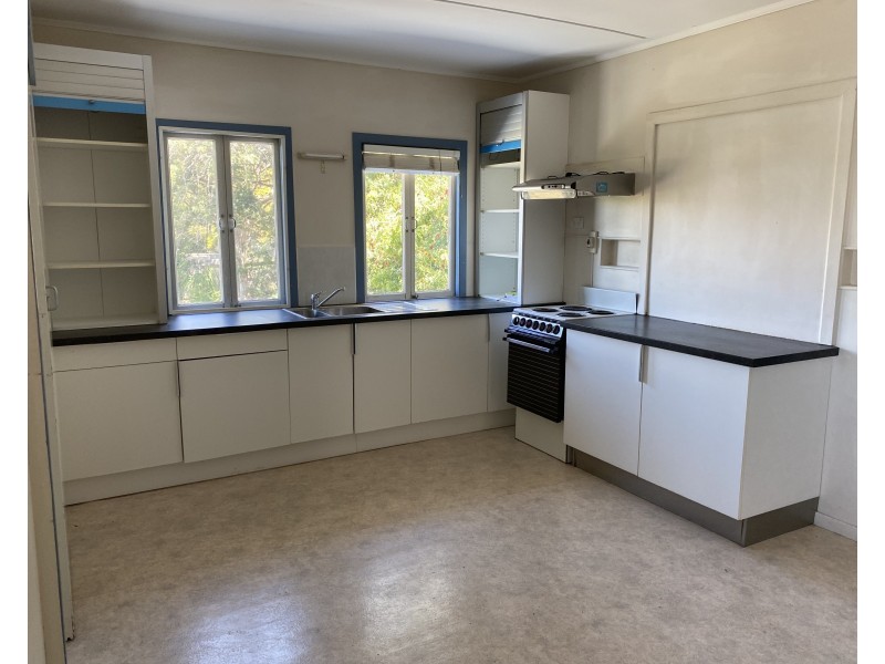 9 Margaret Street, South Gladstone QLD 4680