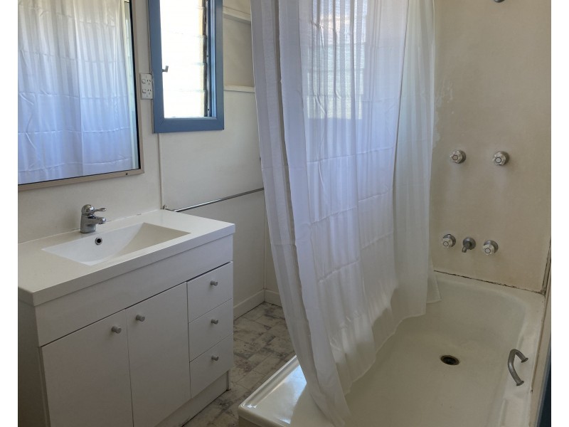 9 Margaret Street, South Gladstone QLD 4680