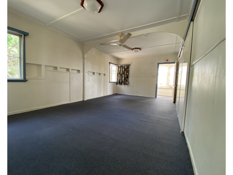 9 Margaret Street, South Gladstone QLD 4680