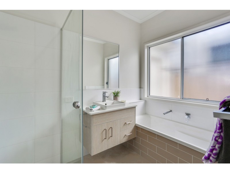 15 Bayou Street, Birtinya QLD 4575