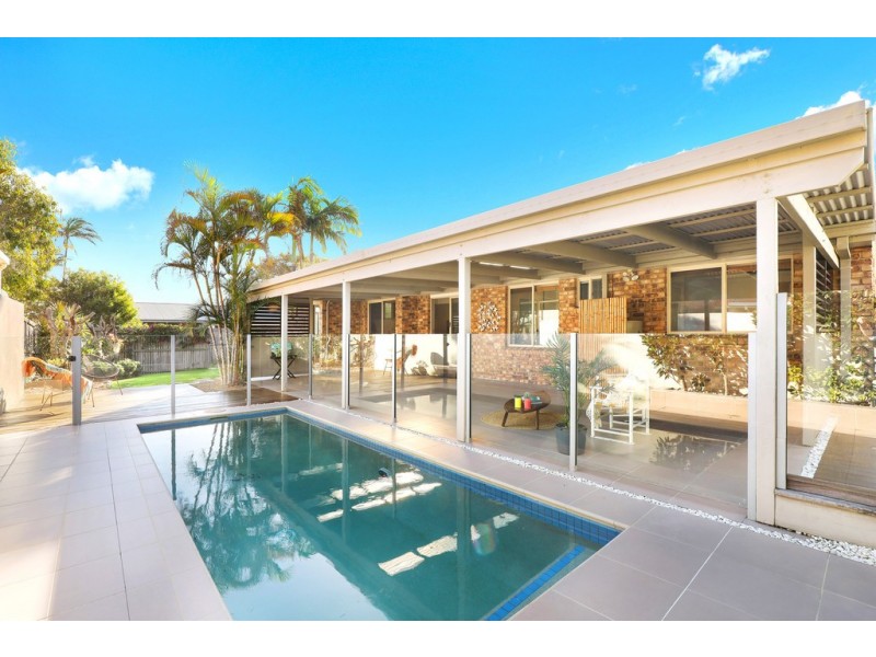 6 Boorook Street, Buddina QLD 4575