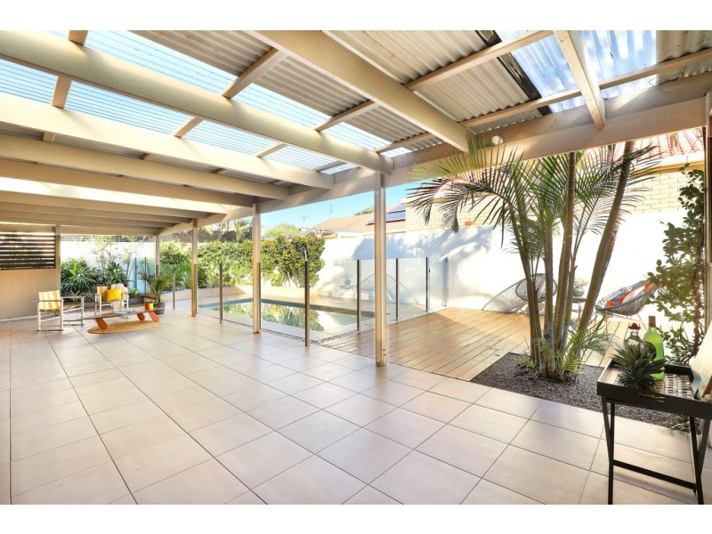 6 Boorook Street, Buddina QLD 4575