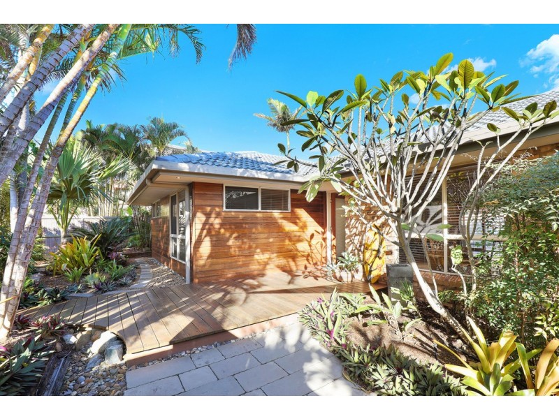 6 Boorook Street, Buddina QLD 4575