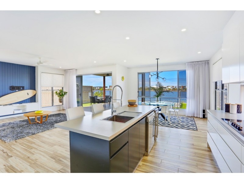 10 Reflection Crescent, Birtinya QLD 4575