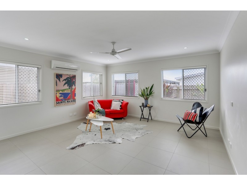 19 Bluff Street, Birtinya QLD 4575
