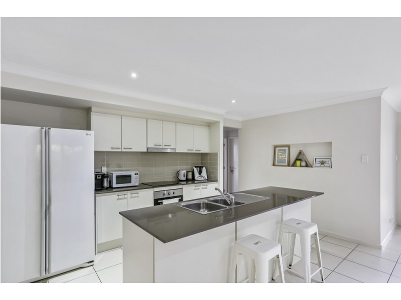 26 Sandstone Way, Little Mountain QLD 4551