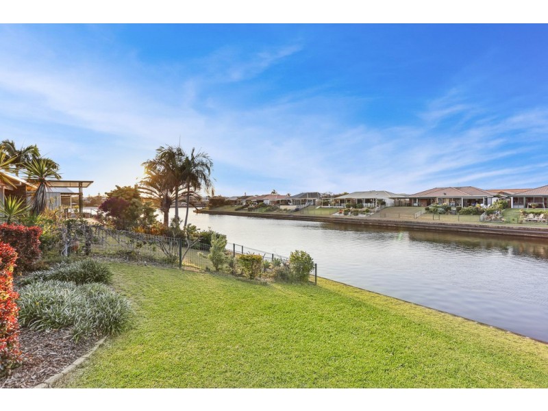 154/2 Melody Court, Warana QLD 4575