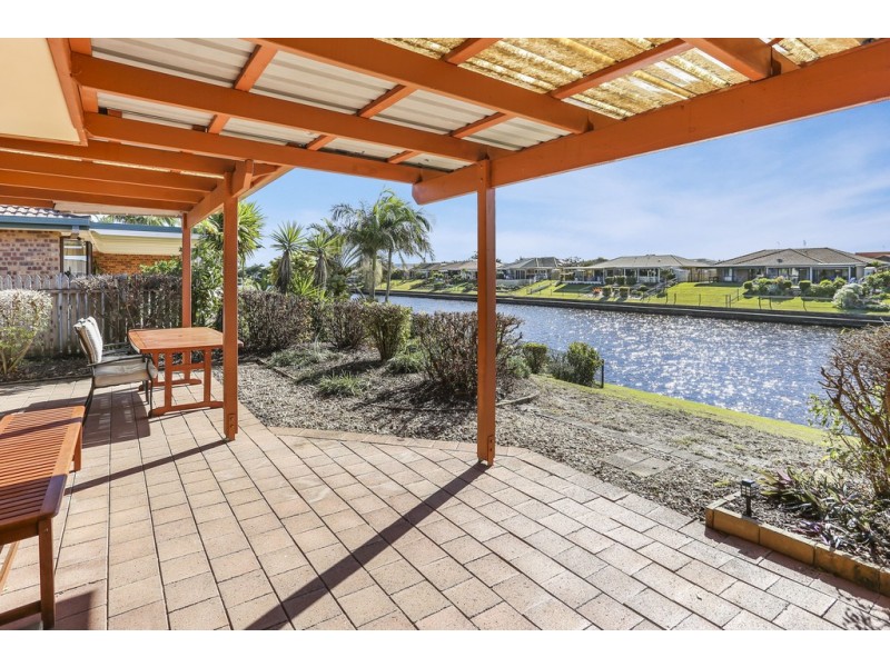 154/2 Melody Court, Warana QLD 4575