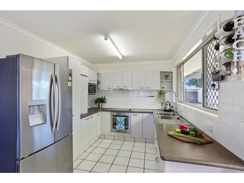 32 Saleng Crescent, Warana QLD 4575